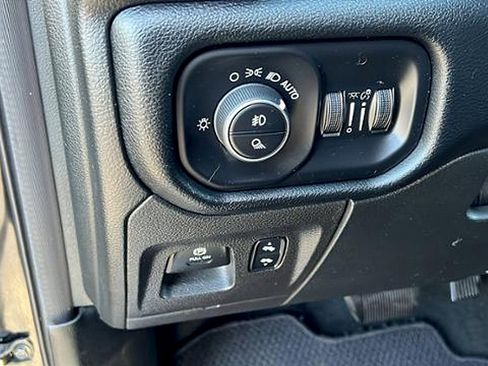 Used 2020 RAM 1500 Laramie image 31