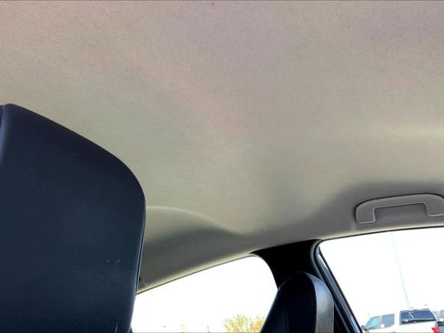 Used 2018 Toyota Prius Prime Premium image 14