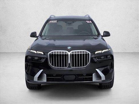 Used 2024 BMW X7 xDrive40i AWD/4WD image 2