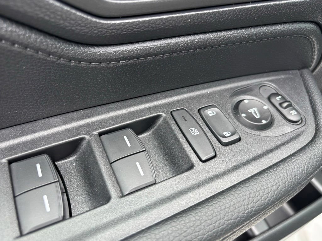 Used 2025 Honda Odyssey Sport-L image 32