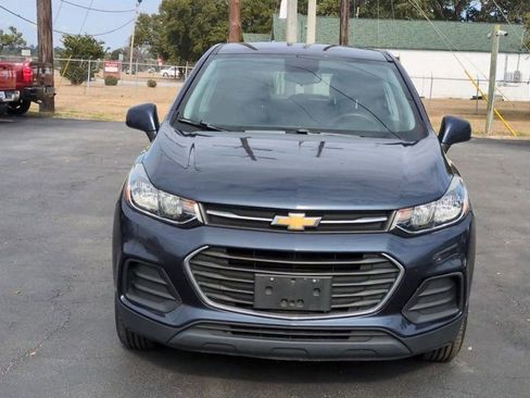 Used 2019 Chevrolet Trax LS w/ Tint and Cruise Package image 3