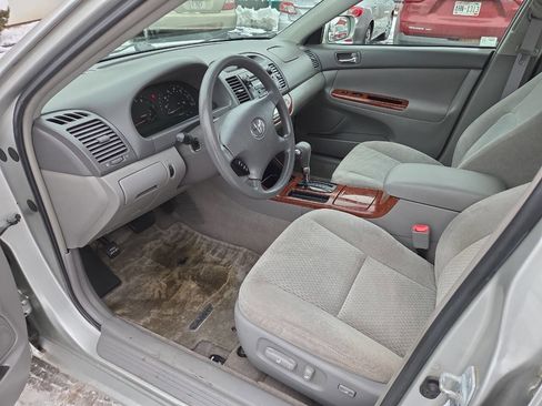 Used 2004 Toyota Camry XLE image 10