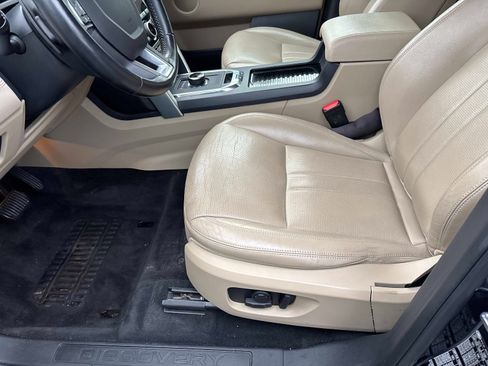 Used 2019 Land Rover Discovery Sport HSE image 22