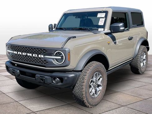 Certified 2025 Ford Bronco Badlands AWD/4WD image 11