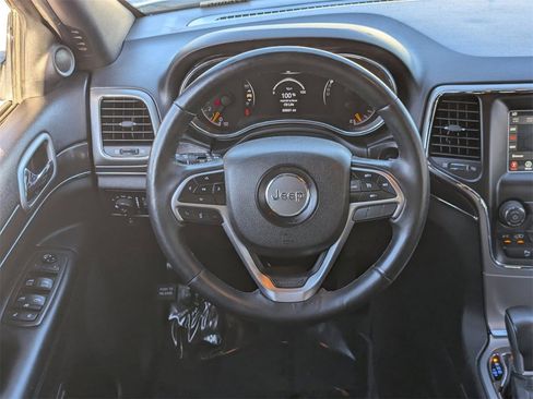 Used 2018 Jeep Grand Cherokee Limited image 16