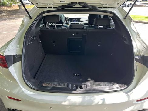 Used 2018 INFINITI QX30 Premium w/ Navigation Package FWD image 8