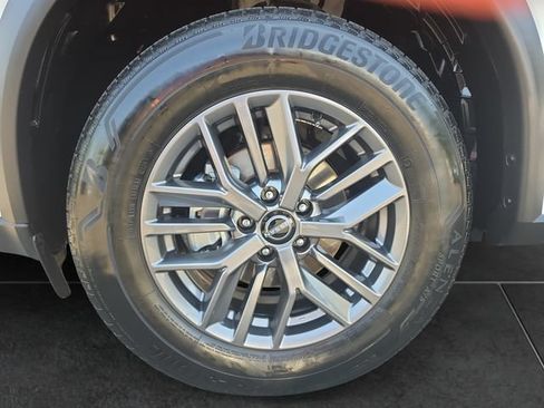 Used 2024 Nissan Rogue S FWD image 9