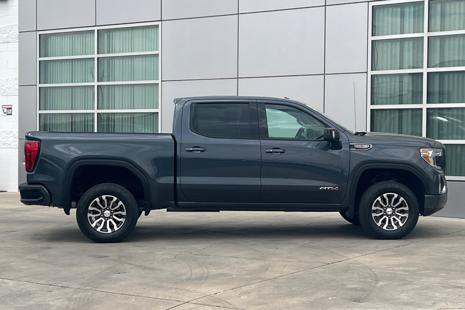 Used 2021 GMC Sierra 1500 AT4 AWD/4WD image 3