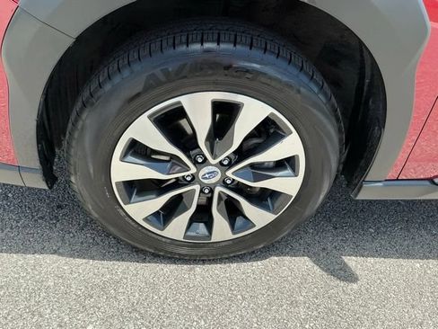Certified 2025 Subaru Outback Limited AWD/4WD image 9