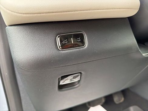 Certified 2025 Lincoln Navigator L Reserve image 21