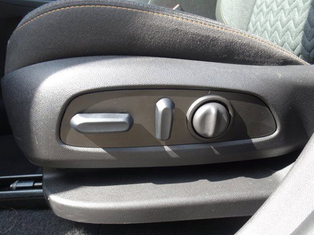Used 2024 Chevrolet Equinox LT FWD image 13