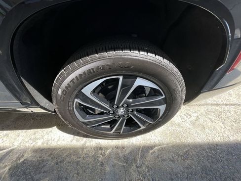 Certified 2025 Buick Enclave Sport Touring w/ Power Package image 30