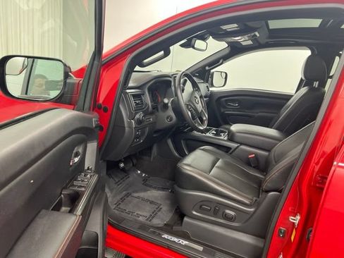 Used 2021 Nissan Titan PRO-4X w/ Pro-4x Convenience Package AWD/4WD image 11