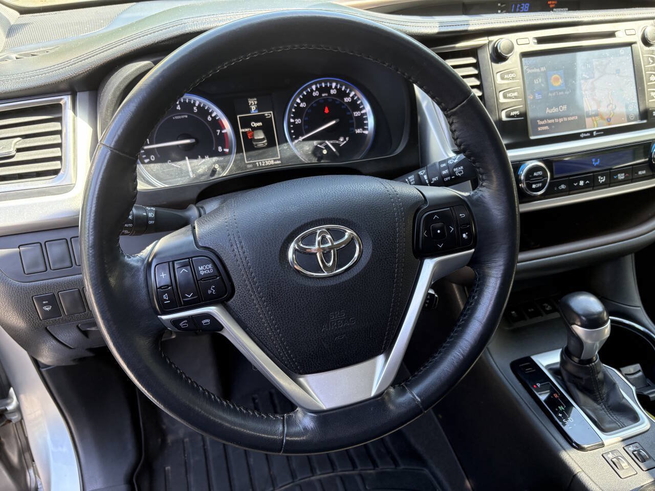 Used 2015 Toyota Highlander XLE AWD/4WD image 7