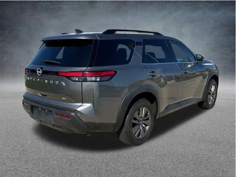 Used 2024 Nissan Pathfinder SV FWD image 10