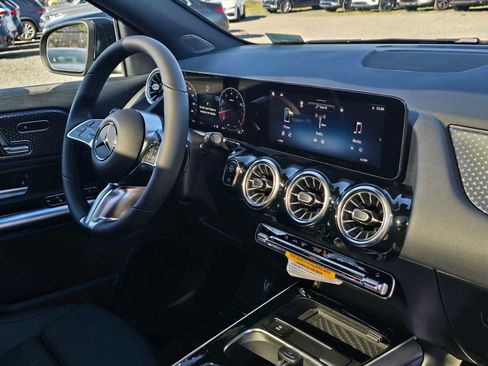 New 2026 Mercedes-Benz GLA 250 image 10