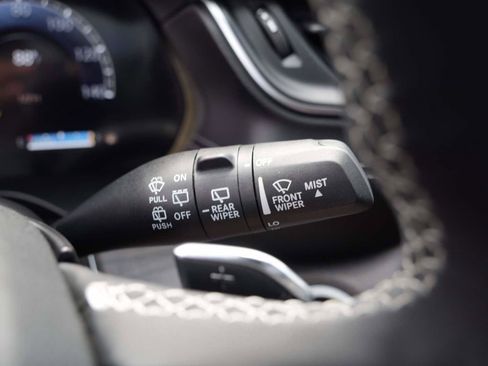 Used 2024 Jeep Grand Cherokee L Limited w/ Luxury Tech Group II RWD image 22