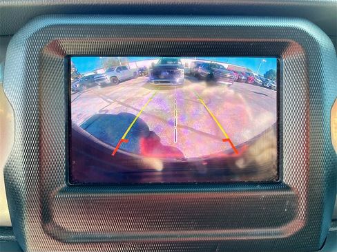 Used 2018 Jeep Wrangler Unlimited Sahara w/ Safety Group image 13