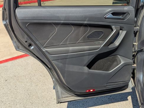 Used 2022 Volkswagen Tiguan SE R-Line image 16