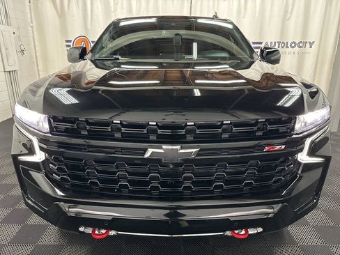 Used 2023 Chevrolet Tahoe Z71 w/ Luxury Package AWD/4WD image 4