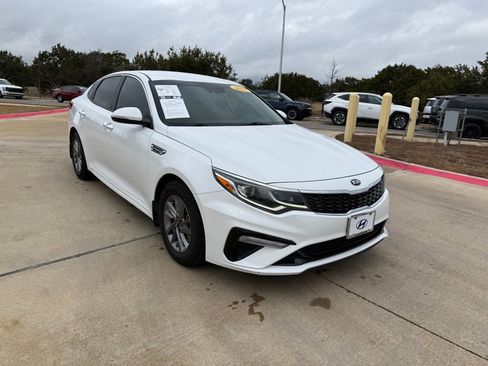 Used 2020 Kia Optima LX image 3
