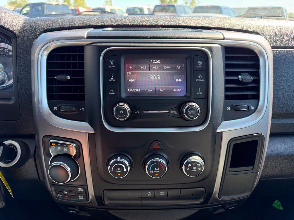 Used 2022 RAM 1500 Classic SLT AWD/4WD image 13