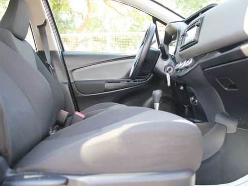 Used 2015 Toyota Yaris L FWD image 9