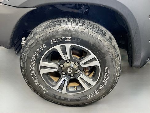 Used 2015 Toyota Tacoma PreRunner w/ SR5 Package image 13