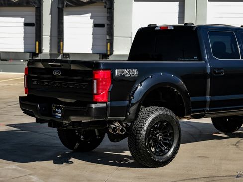 Used 2022 Ford F250 Lariat w/ Black Appearance Package image 14