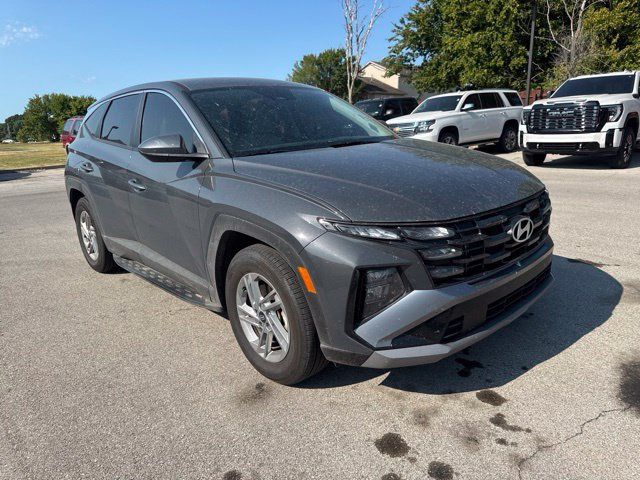 Used 2026 Hyundai Tucson SE FWD image 1