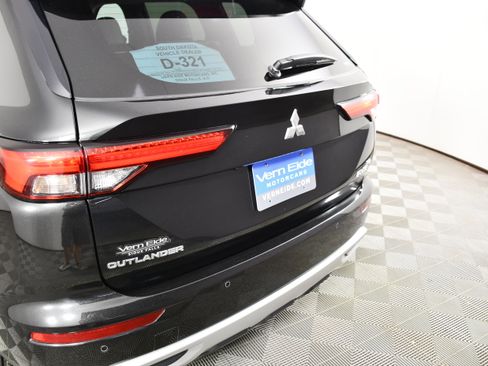 Used 2024 Mitsubishi Outlander SE AWD/4WD image 15