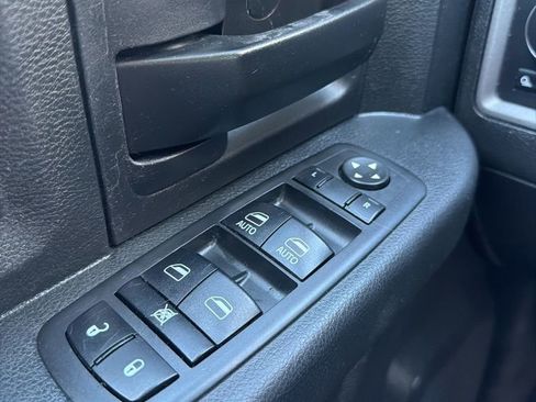 Used 2017 RAM 1500 ST w/ SXT Appearance Group image 6