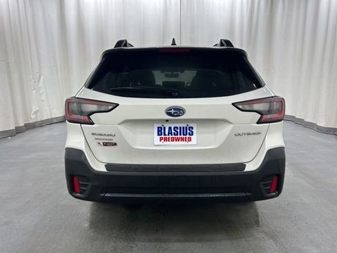Used 2022 Subaru Outback Premium image 5