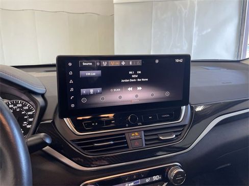 Certified 2024 Nissan Altima 2.0 SR image 25