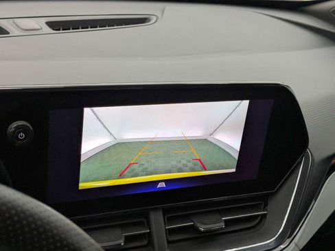 Used 2025 Chevrolet Trax RS FWD image 29
