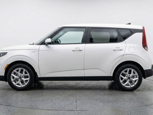 Used 2025 Kia Soul LX w/ LX Technology Package image 4