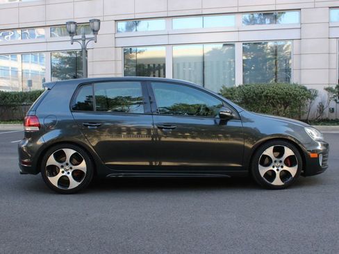 Used 2010 Volkswagen GTI 4-Door image 6