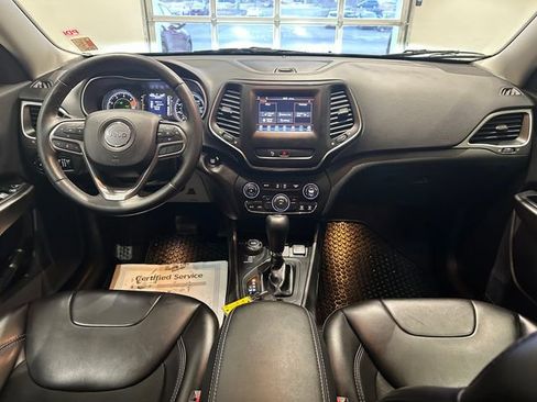 Used 2019 Jeep Cherokee Latitude Plus w/ Cold Weather Group image 8