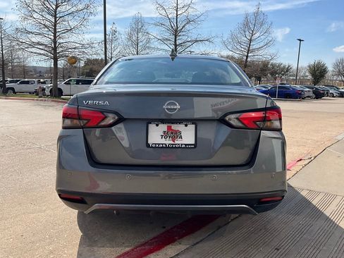 Used 2025 Nissan Versa SV image 7