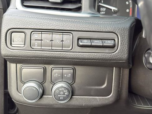 Used 2021 GMC Yukon XL Denali image 18