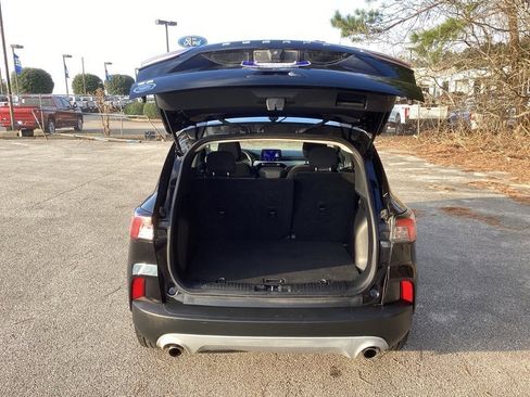 Used 2022 Ford Escape SE image 9