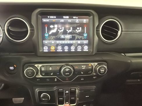 Used 2023 Jeep Wrangler Unlimited Sahara w/ Cold Weather Group AWD/4WD image 22