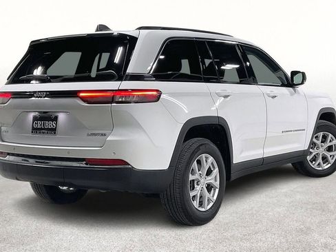 Used 2023 Jeep Grand Cherokee Limited image 2