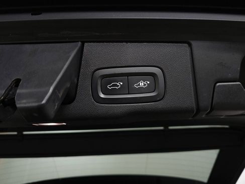 Certified 2023 Volvo XC60 B5 Plus w/ Climate Package AWD/4WD image 11
