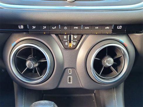 Used 2020 Chevrolet Blazer LT image 21