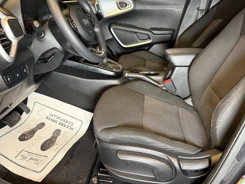Used 2020 Kia Soul LX FWD image 19