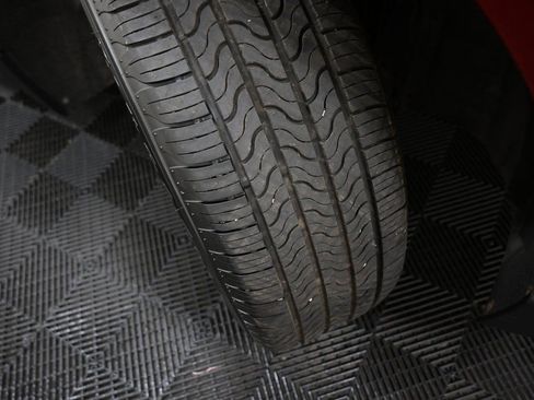 Used 2019 Chevrolet Equinox LT w/ Driver Convenience Package image 33