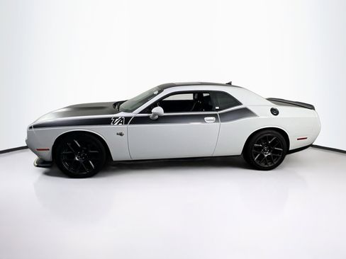 Used 2019 Dodge Challenger R/T w/ T/A Package image 8