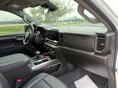 Used 2024 Chevrolet Silverado 1500 LTZ AWD/4WD image 30
