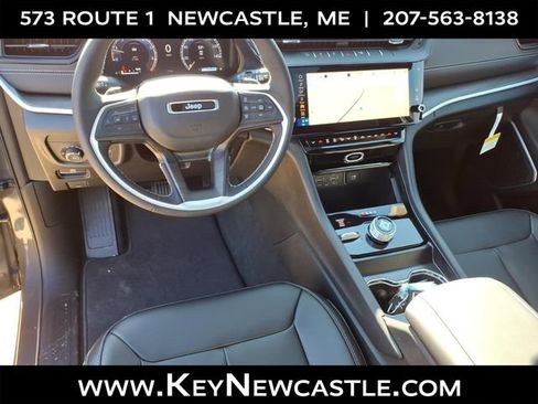 New 2026 Jeep Grand Cherokee L Limited w/ Limited Altitude Package AWD/4WD image 11